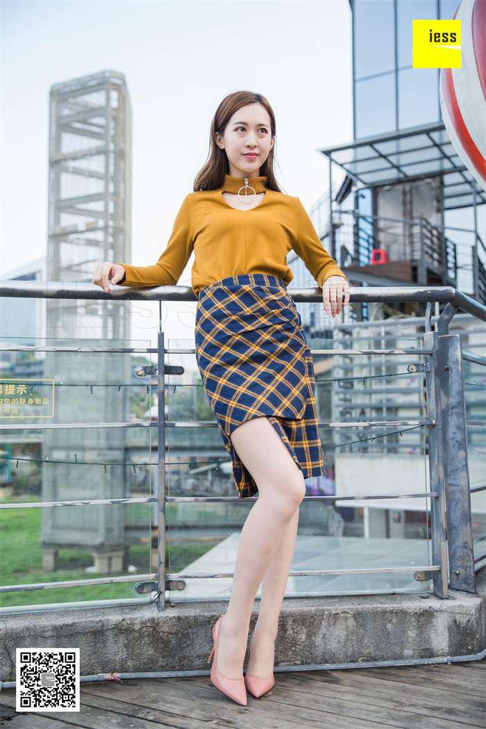 [IESS异思趣向] 2019.01.11 丝享家400：《紫紫的气质套装》紫紫 [95P/42.4MB] -1