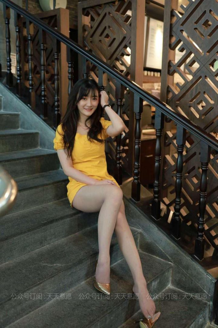 [IESS异思趣向] 2021.05.18 丝享家 806：秋秋《蛋黄的长裙》[79P/123MB] -1