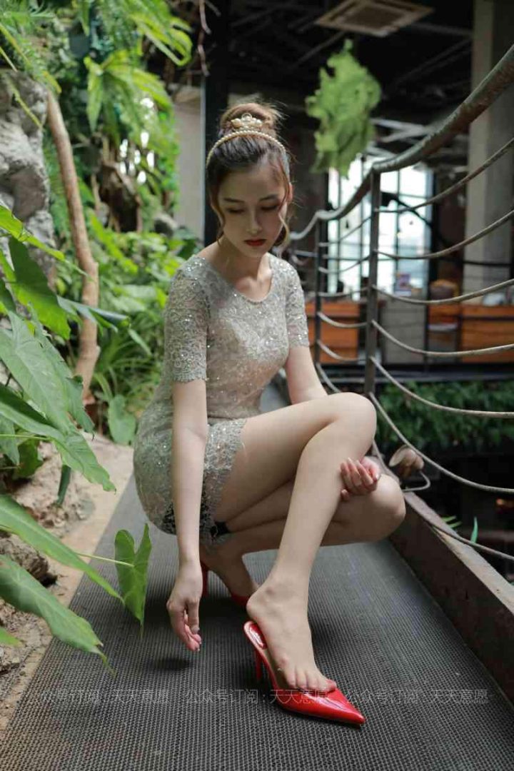 [IESS异思趣向] 2021.05.19 丝享家 808：九妹《咖啡配红跟》[79P/146MB] -1