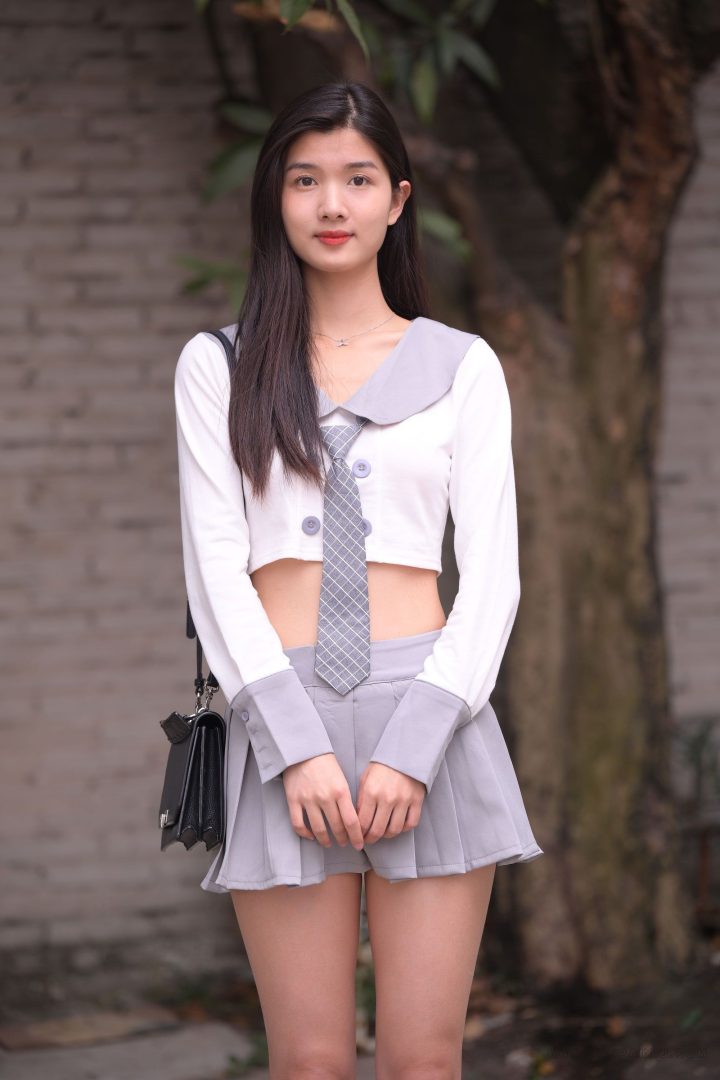 570.【魂魂摄影作品】灰色短裙女孩 -1
