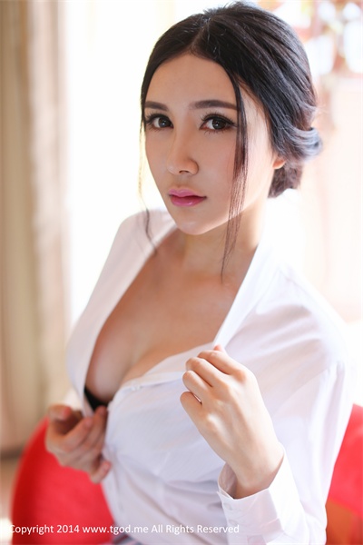 [TGOD推女神] 2014.11.23 No.045 顾欣怡 空港迷失 空姐的私生活（下） [71P279M] -2