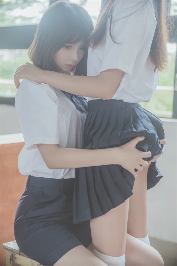 网紅妹纸@疯猫ss - JK百合1 [44P/325MB] -1